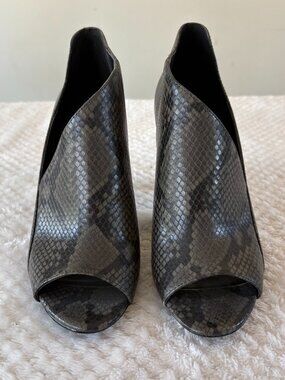 Calvin Klein Snakeskin Peeptoe Stilettos Sz 10